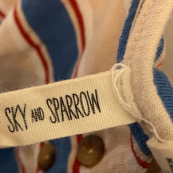 Cropped/Striped/Tank Top - Picture 2 of 5